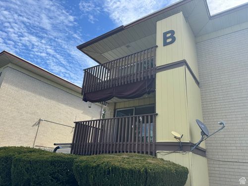 apt-b208-616 Oakley St, Salt Lake City, UT, 84116-3800 | Card Image
