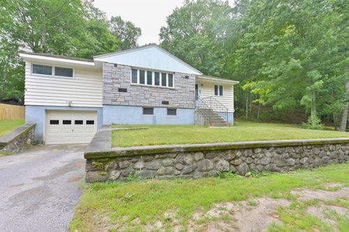 55 Epping St, Raymond, NH, 03077-2526 | Card Image