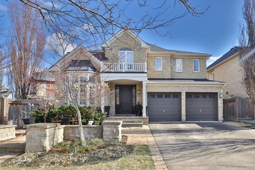 2121 Wildfel Way, Oakville, ON, L6M0E4 | Card Image