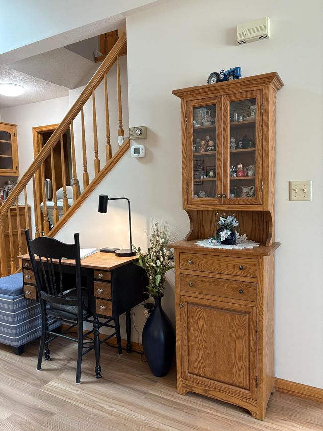 room for a desk and small hutch | Image 10