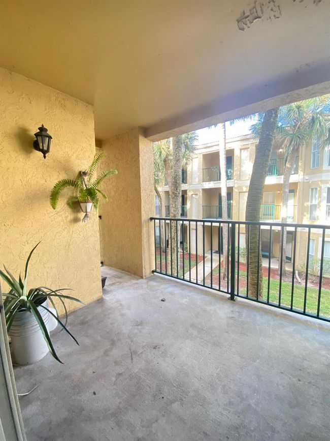 APT-423 - 949 Riverside Dr, Condo with 1 bedrooms, 1 bathrooms and null parking in Coral Springs FL | Image 11
