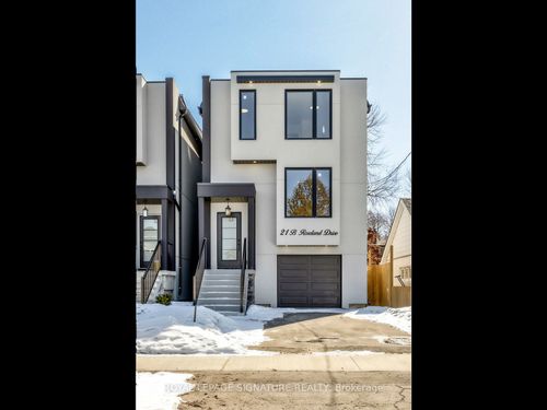 21B Roseland Dr, Toronto, ON, M8W1Y3 | Card Image