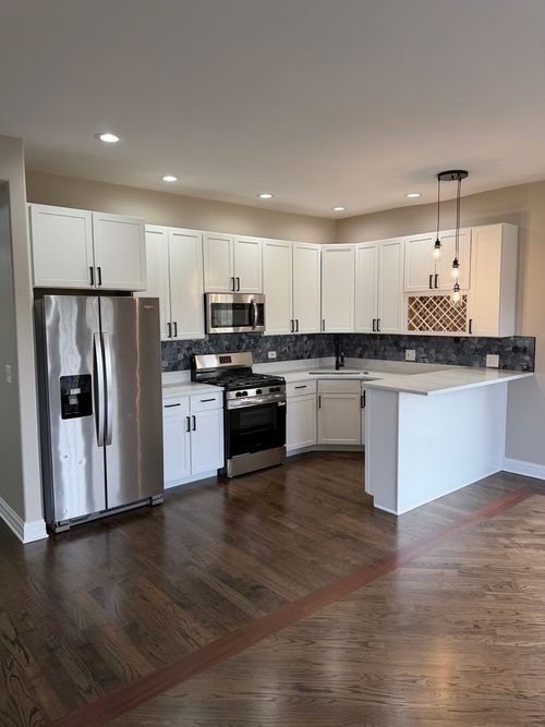 3w-543 E 43rd St, Chicago, IL, 60653-4849 | Card Image