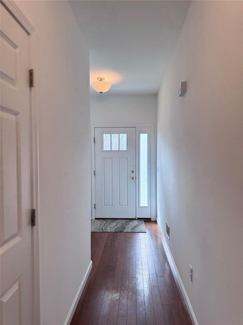 38 Stacey Way, Troy, NY, 12180-8377 | Card Image