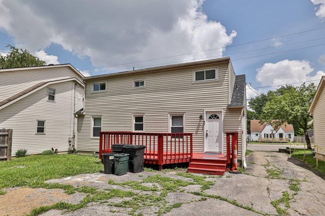 027-Exterior-Rear | Image 27
