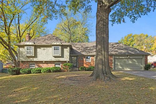 10918 Tracy Ave, Kansas City, MO, 64131-3545 | Card Image