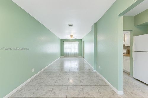 427-427 Nw 84th Ter, Miami, FL, 33150-2636 | Card Image