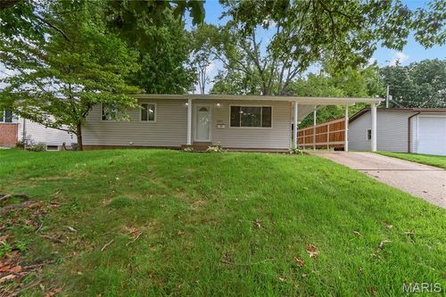 2065 Tahoe Dr, Florissant, MO, 63031-7501 | Card Image