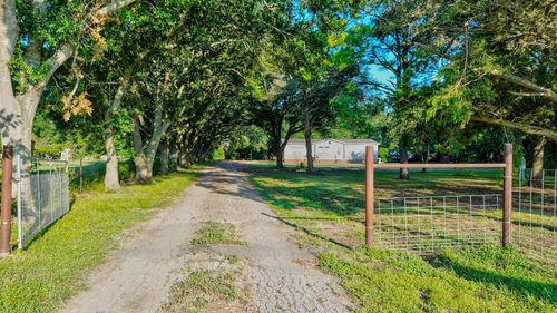 6109 County Road 225, East Bernard, TX, 77435-9195 | Card Image