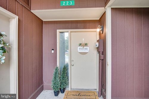 223 Lee Ct, ENOLA, PA, 17025-1500 | Card Image