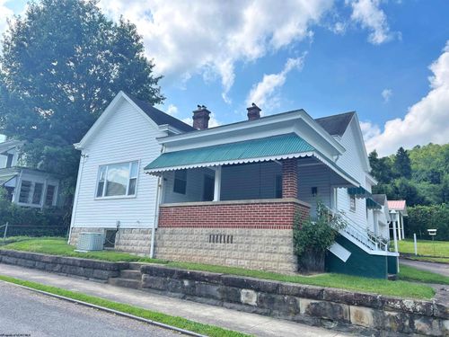 302 Adams St, Mannington, WV, 26582-1043 | Card Image