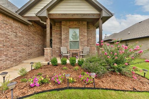 9037 Nw 118th St, Yukon, OK, 73099-8942 | Card Image