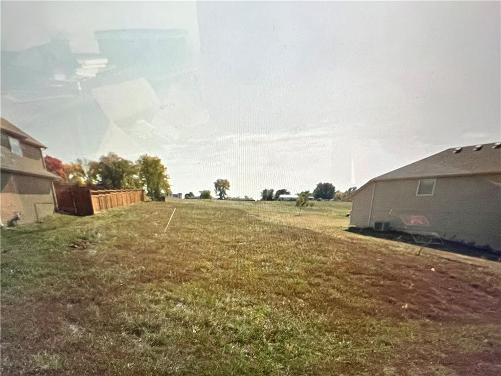 13285 Richland Ave, Bonner Springs, KS 66012