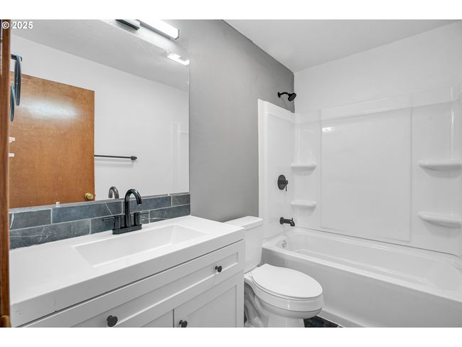 Bathroom-Hall | Image 17