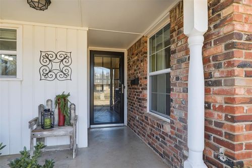 2901 N Alexander Ln, Bethany, OK, 73008-4513 | Card Image