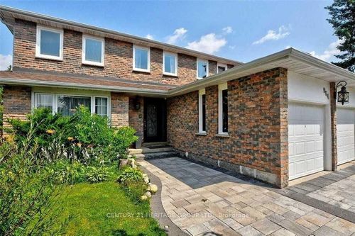 b-964 Ferndale Cres, Newmarket, ON, L3Y6B7 | Card Image
