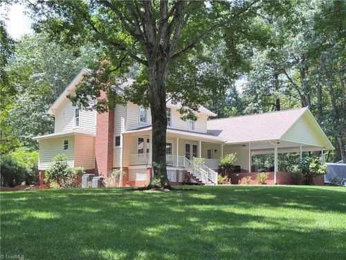 204 Quail Tree Ln, State Road, NC, 28676-8969 | Card Image