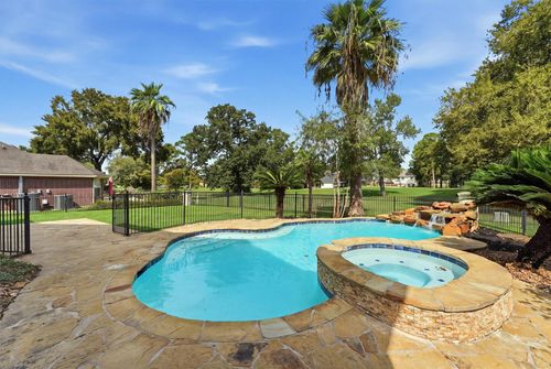 8407 Malardcrest Dr, Humble, TX, 77346-8111 | Card Image