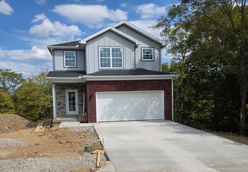 318 Blue Spruce Dr, Frankfort, KY, 40601-7826 | Card Image