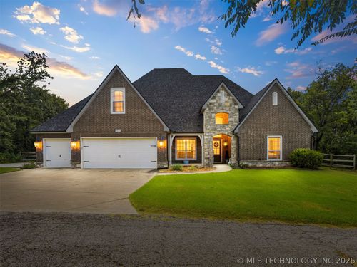 4515 W 93rd St, Tulsa, OK, 74132-3717 | Card Image