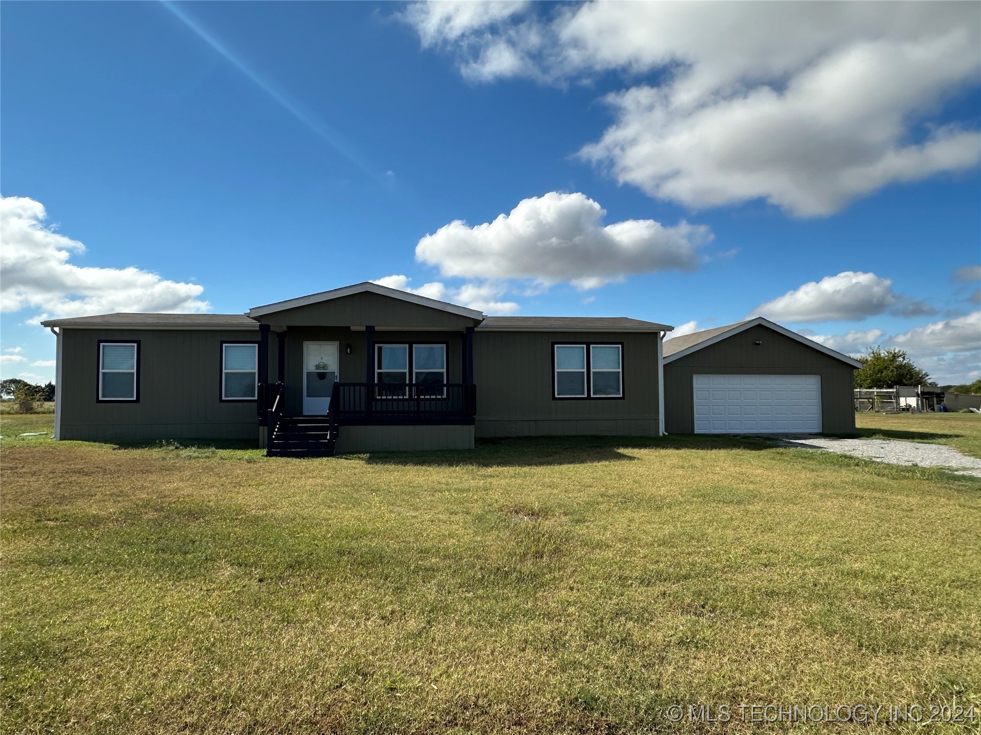 Sooners Ln, Calera, OK 74730