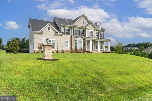 15731 Elsie Virginia Pl, Waterford, VA, 20197-1068 | Card Image