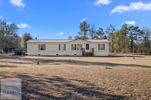 585 Brangus Ln, Collins, GA, 30421-8334 | Card Image