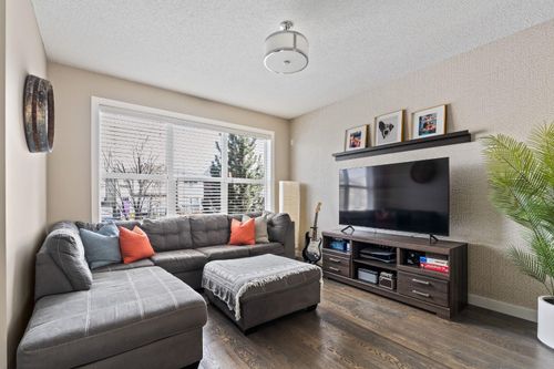 730 Walden Dr Se, Calgary, AB, T2X2A6 | Card Image