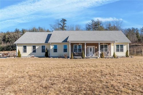 117 New Rd, Thompson, CT, 06277-1912 | Card Image
