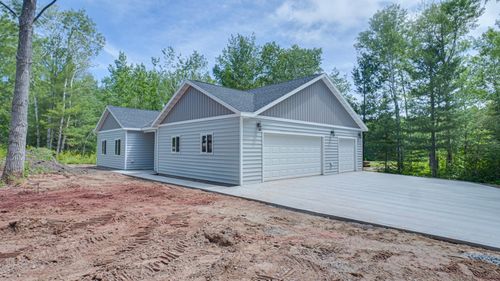 113 Birch Ln, Coleraine, MN, 55722-0040 | Card Image