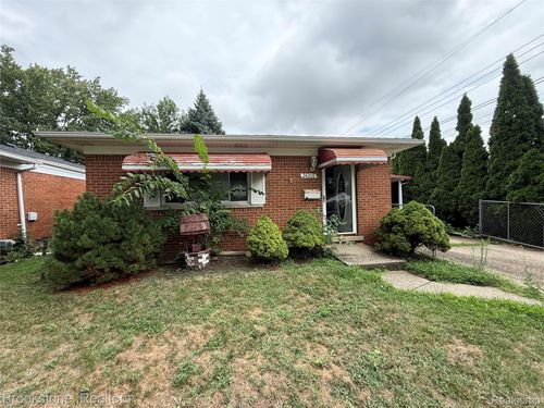 24208 Lauren Ave, Warren, MI, 48089-4470 | Card Image