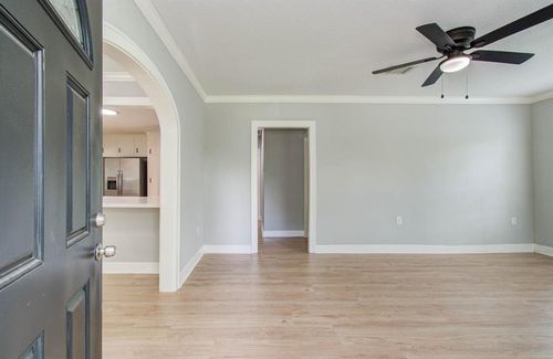 9 Cody St, Bacliff, TX, 77518-1521 | Card Image