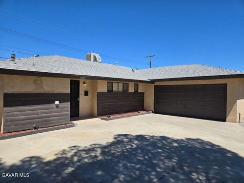 45409 Rodin Ave, Lancaster, CA, 93535-2011 | Card Image