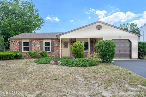 5 Evergreen Pl, Howell, NJ, 07731-2626 | Card Image