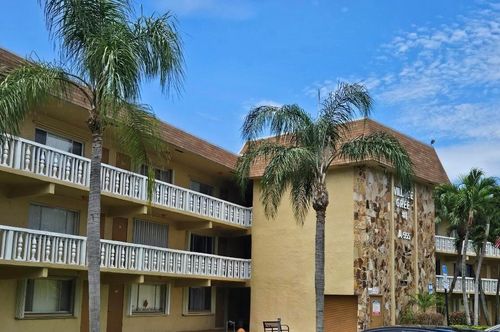 apt-205-555 Purdy Ln, Palm Springs, FL, 33461-1472 | Card Image