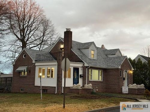 b-18 Fountain St, East Brunswick, NJ, 08816-3154 | Card Image