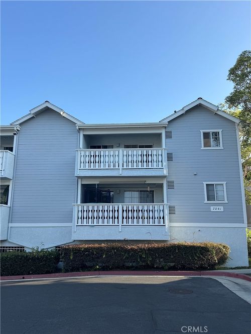 202-7841 Essex Dr, Huntington Beach, CA, 92648 | Card Image