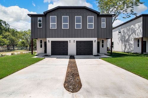 301 Eastland St, Cleburne, TX, 76031-2721 | Card Image