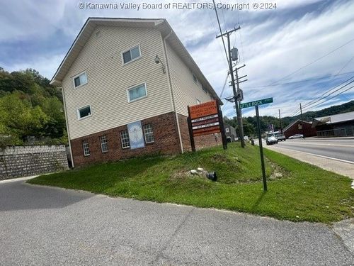 384 Main St, Chapmanville, WV, 25508-5003 | Card Image