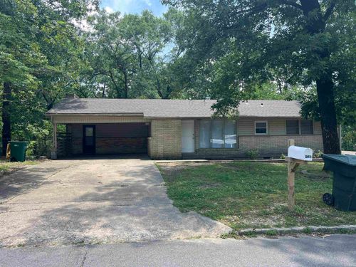 8713 Westwood Ave, Little Rock, AR, 72204-8264 | Card Image