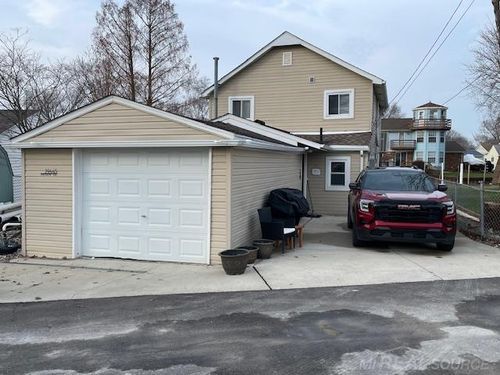 29445 Private Dr, Chesterfield, MI, 48047-5148 | Card Image