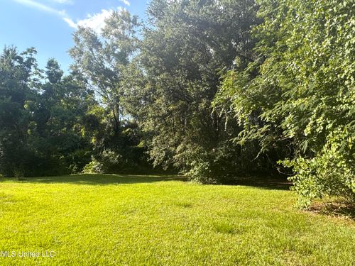 12 Zettel Rd, Ocean Springs, MS, 39564-9702 | Card Image