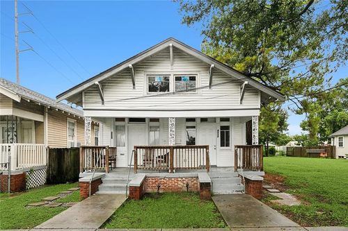 8335 37 S Claiborne Avenue, New Orleans, LA, 70118 | Card Image