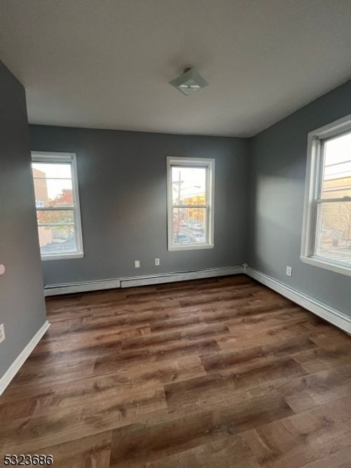 2-95 1st St, Elizabethport, NJ, 07206-1746 | Card Image