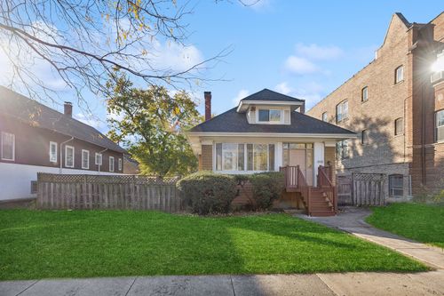 212 S Austin Blvd, Oak Park, IL, 60304-1705 | Card Image
