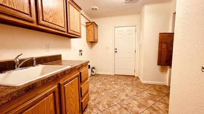 1613 W San Antonio St, House other with 4 bedrooms, 3 bathrooms and 3 parking in Marfa TX | Image 35