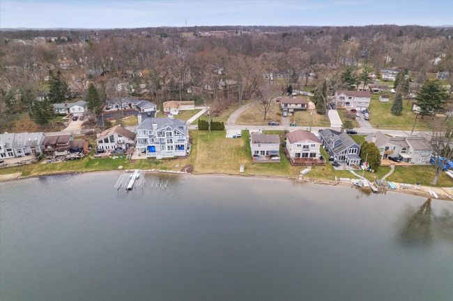 997 Sherbrooke St, Home with 3 bedrooms, 1 bathrooms and null parking in Commerce Twp MI | Image 15