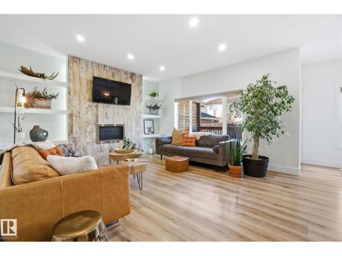 8712 96a Ave, Morinville, AB, T8R2N9 | Card Image