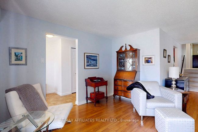 22 Red Maple Cres, House other with 3 bedrooms, 1 bathrooms and 2 parking in Gloucester ON | Image 10