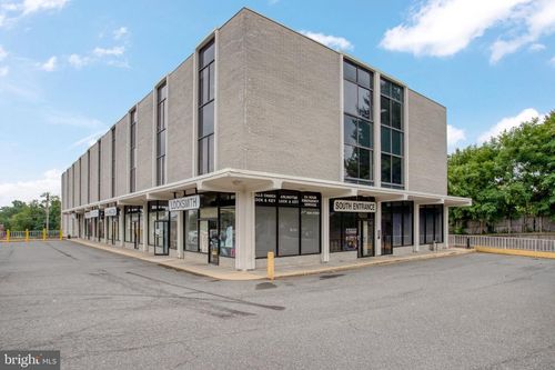 6201 Leesburg Pike, Falls Church, VA, 22044-1841 | Card Image